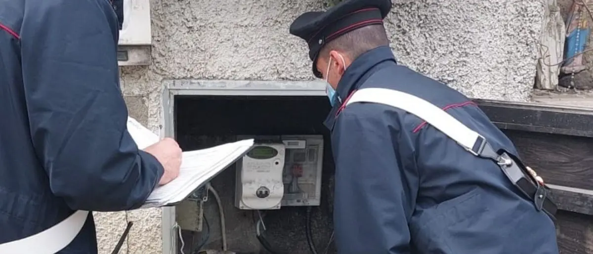 Da anni rubava energia elettrica grazie a un allaccio abusivo: un arresto nel Catanzarese