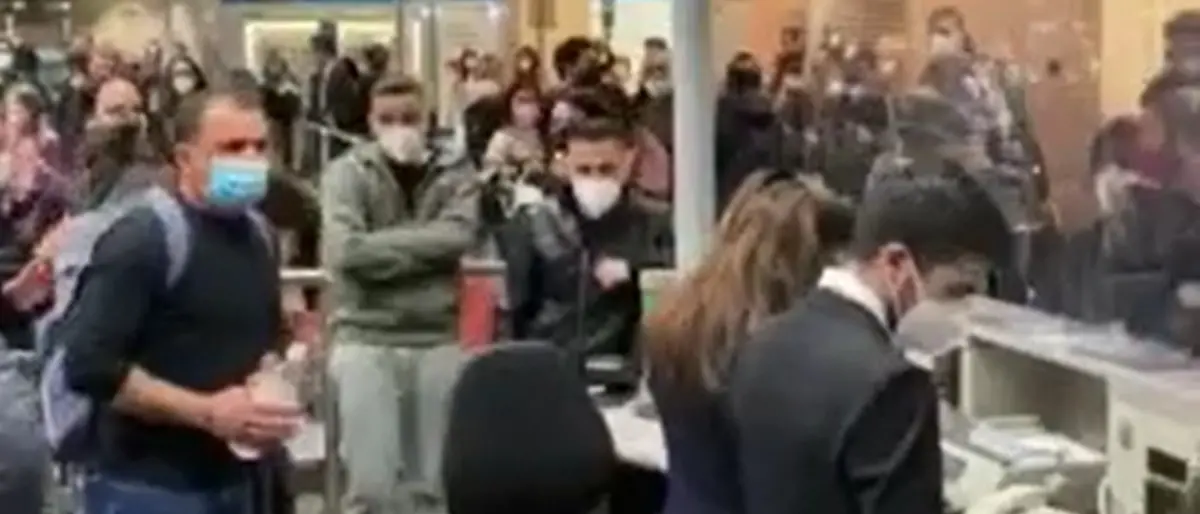 «Piloti stanchi»: a Lamezia volo annullato e disagi per 200 passeggeri lasciati a terra