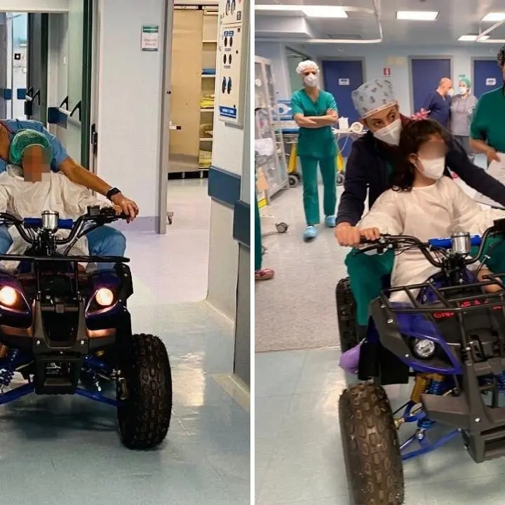 All’ospedale di Reggio i piccoli pazienti vengono trasportati in quad nelle sale operatorie