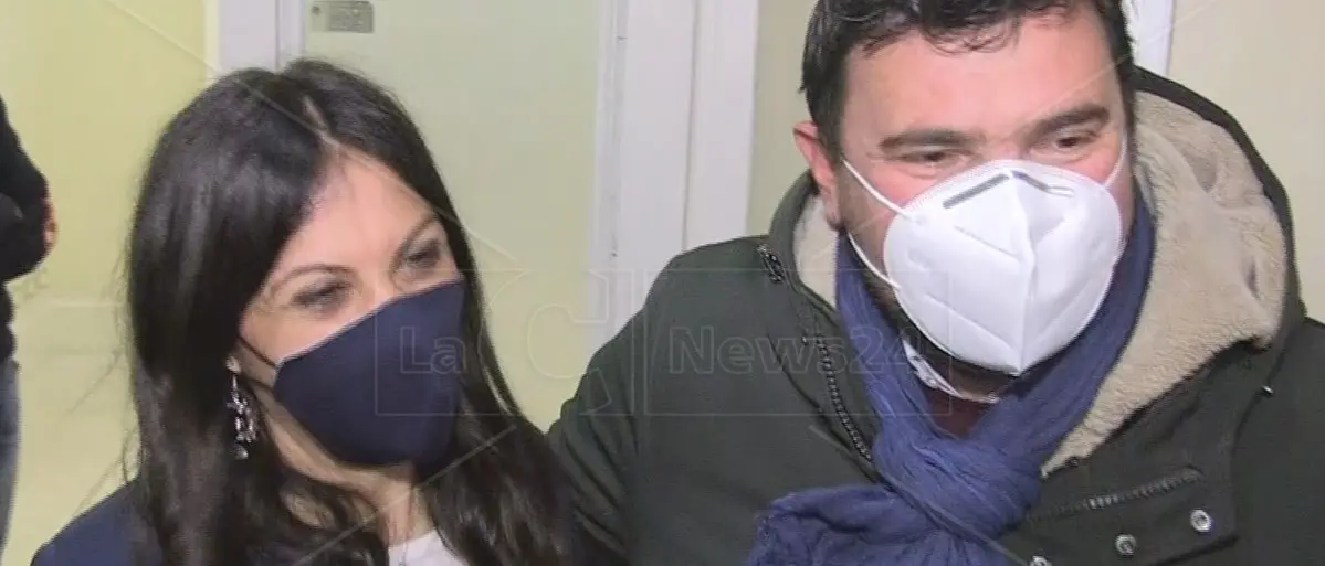 Non solo Succurro-Ambrogio: dal precedente storico dell’assessore regionale Masella ai casi più recenti