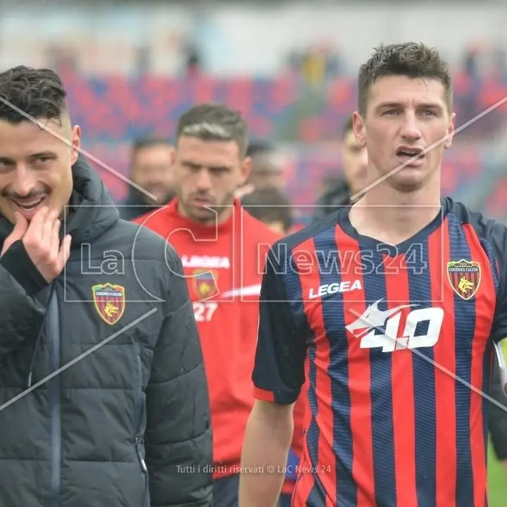 Serie B, dopo il 33esimo turno squalificati 15 calciatori: 7 sono delle squadre calabresi