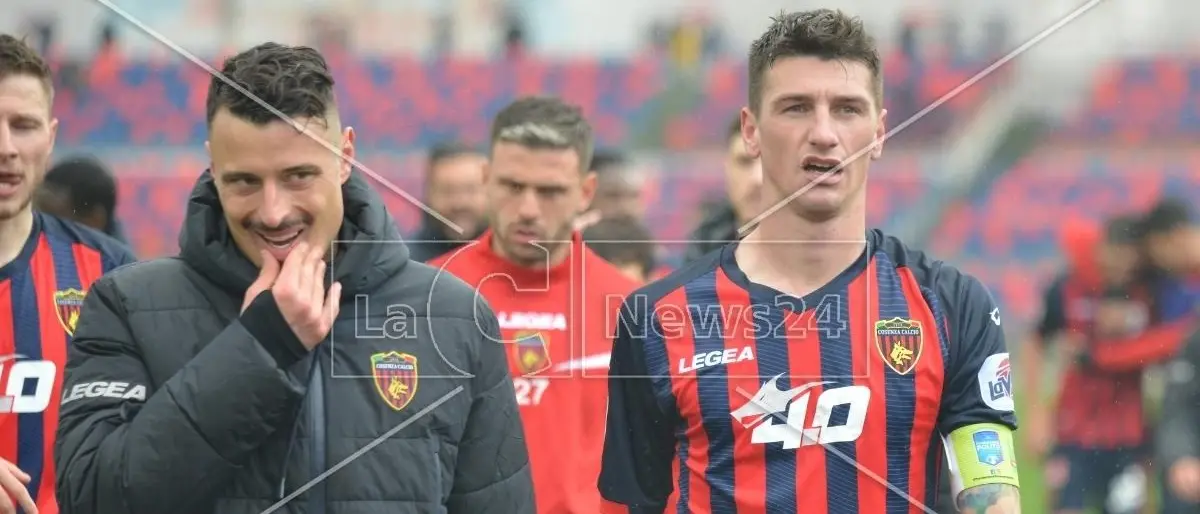 Serie B, dopo il 33esimo turno squalificati 15 calciatori: 7 sono delle squadre calabresi