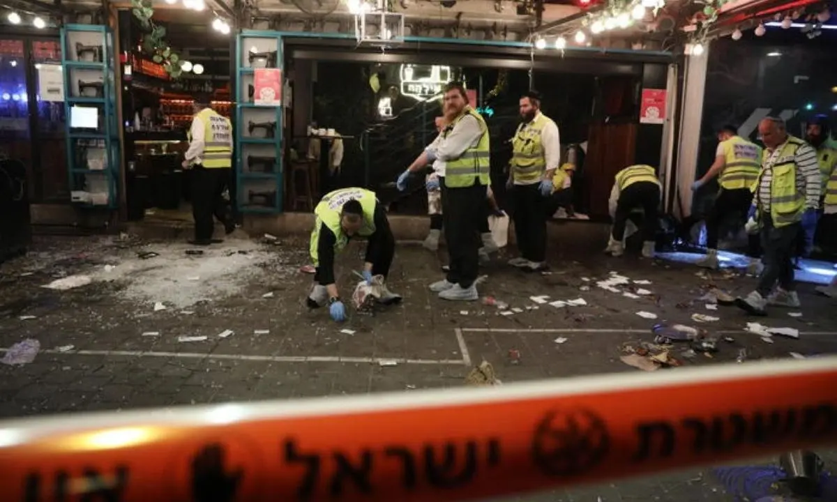 Attentato a Tel Aviv, un uomo spara all’impazzata in pieno centro città: almeno 2 morti e 15 feriti