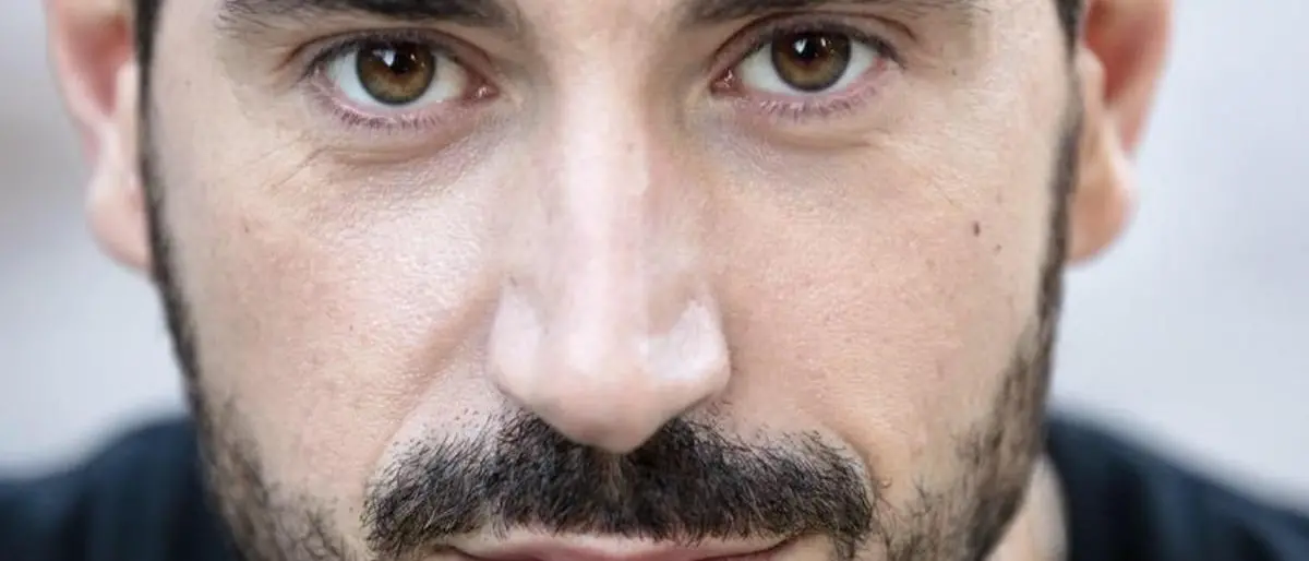 “Toc-Toc”, l’attore calabrese De Francesco trionfa a Roma con l’esilarante commedia