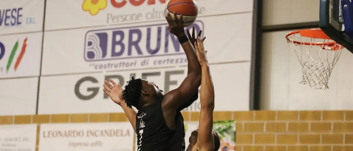 Viola, sconfitta pesante a Sant’Antimo (75-69): i campani ipotecano i playoff