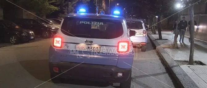 Omicidio in provincia di Napoli, 18enne ucciso a coltellate durante una rissa