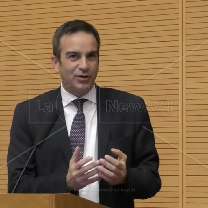Acqua e rifiuti, Occhiuto ai sindaci: «Serve una svolta, i due sistemi sono in perenne emergenza»
