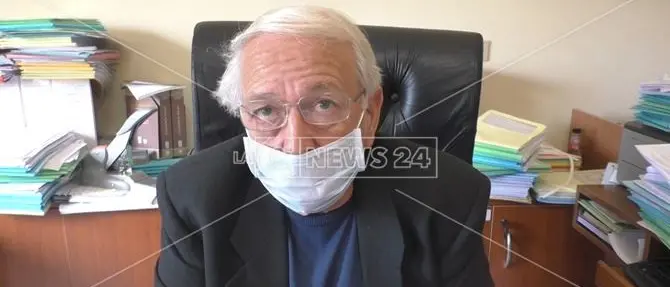 Tassa di soggiorno chiesta ai profughi ucraini, la risposta del sindaco di Praia Antonio Praticò