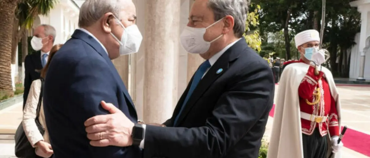 Intesa Italia-Algeria per aumentare le forniture di gas. Draghi: «Riduciamo la dipendenza dalla Russia»