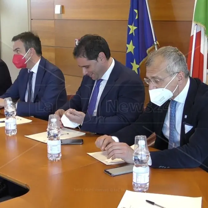 Il vertice delle commissioni Ue diventa un caso: «Un errore farlo a Catanzaro, sgarbo al Consiglio»