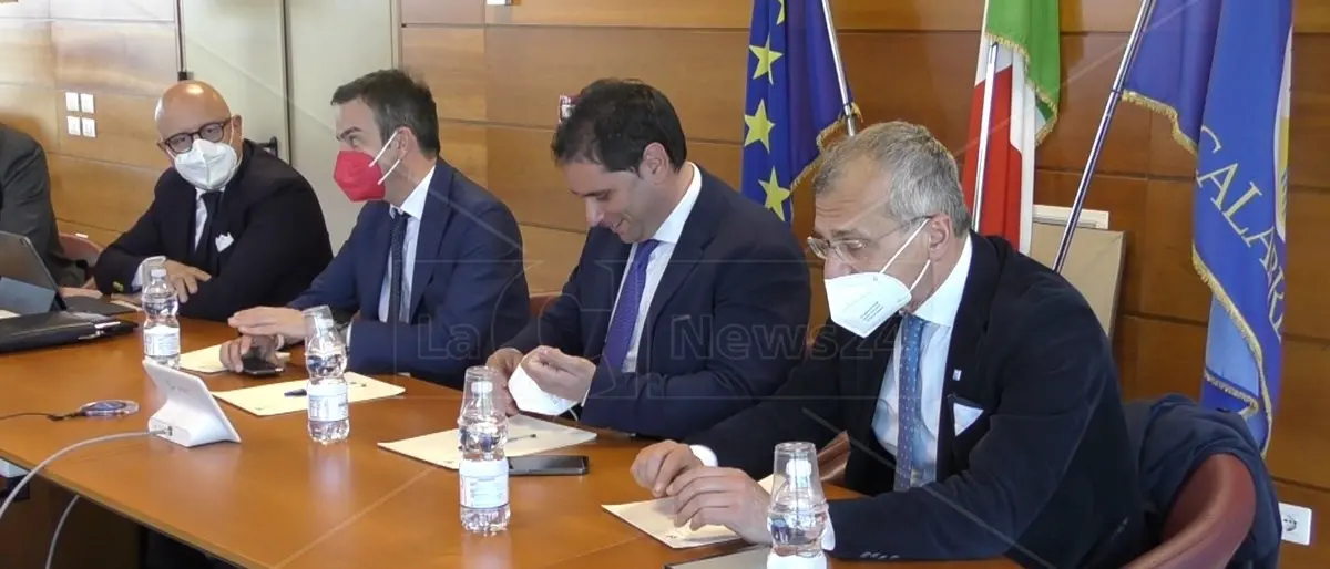 Il vertice delle commissioni Ue diventa un caso: «Un errore farlo a Catanzaro, sgarbo al Consiglio»