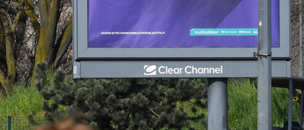 Maxi frode degli spazi pubblicitari, tra le società coinvolte Clear Channel e Portobello: 4 arresti