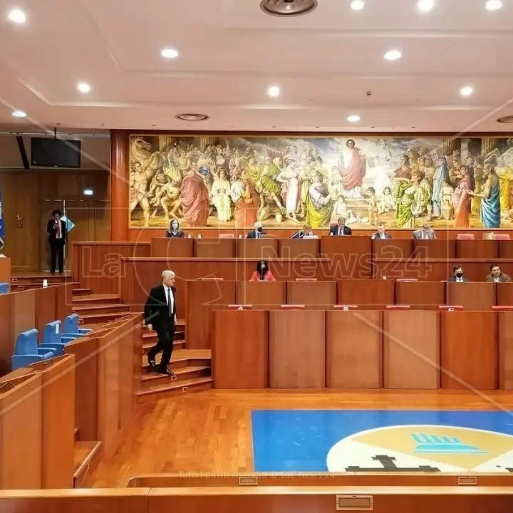 Il vertice delle commissioni Ue diventa un caso anche in Consiglio, Irto: «Doveva tenersi a Palazzo Campanella»