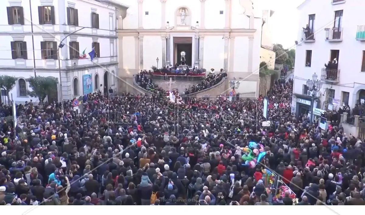 Dalla “pigghjiata” alla Naca, i suggestivi riti del Venerdì Santo rivivono a Catanzaro e nei piccoli borghi