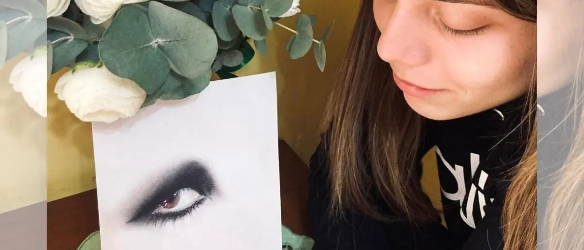 Un autografo di Mina come regalo per il suo 18esimo compleanno, gioia e lacrime per Giulia