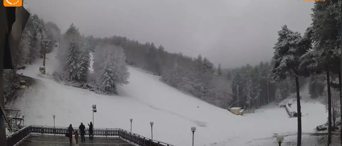 Mamma, che freddo! Il maltempo rovina la Pasquetta calabrese, neve in Sila e agriturismi pieni