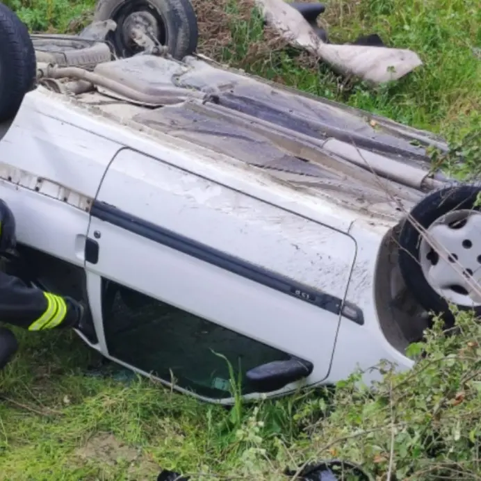 Ancora un incidente nel Crotonese, feriti 5 ragazzi in un sinistro lungo la provinciale tra Corazzo e Scandale