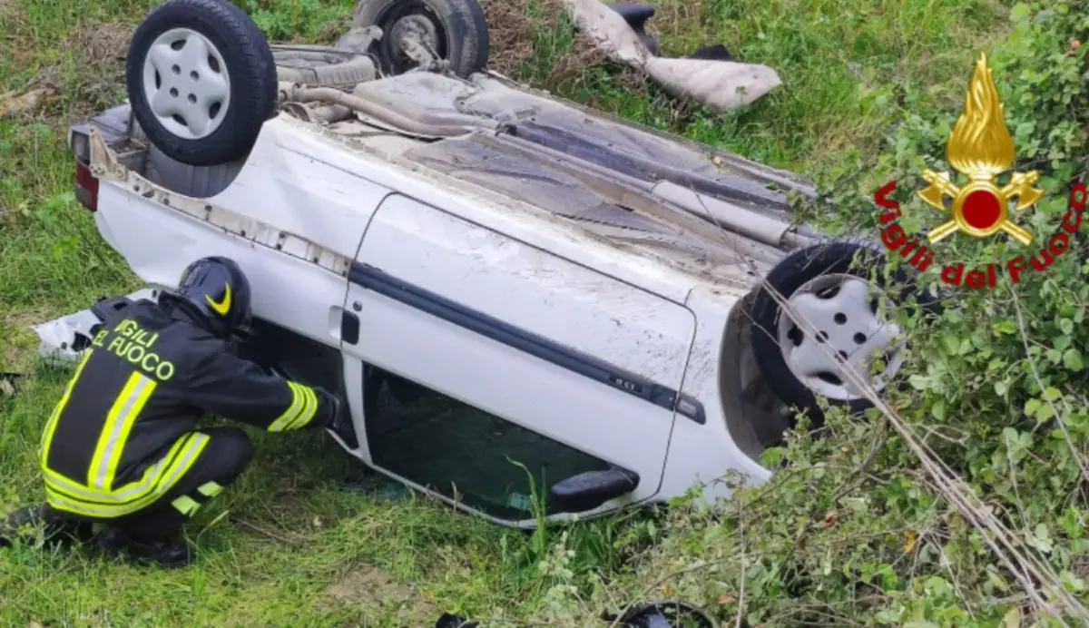 Ancora un incidente nel Crotonese, feriti 5 ragazzi in un sinistro lungo la provinciale tra Corazzo e Scandale