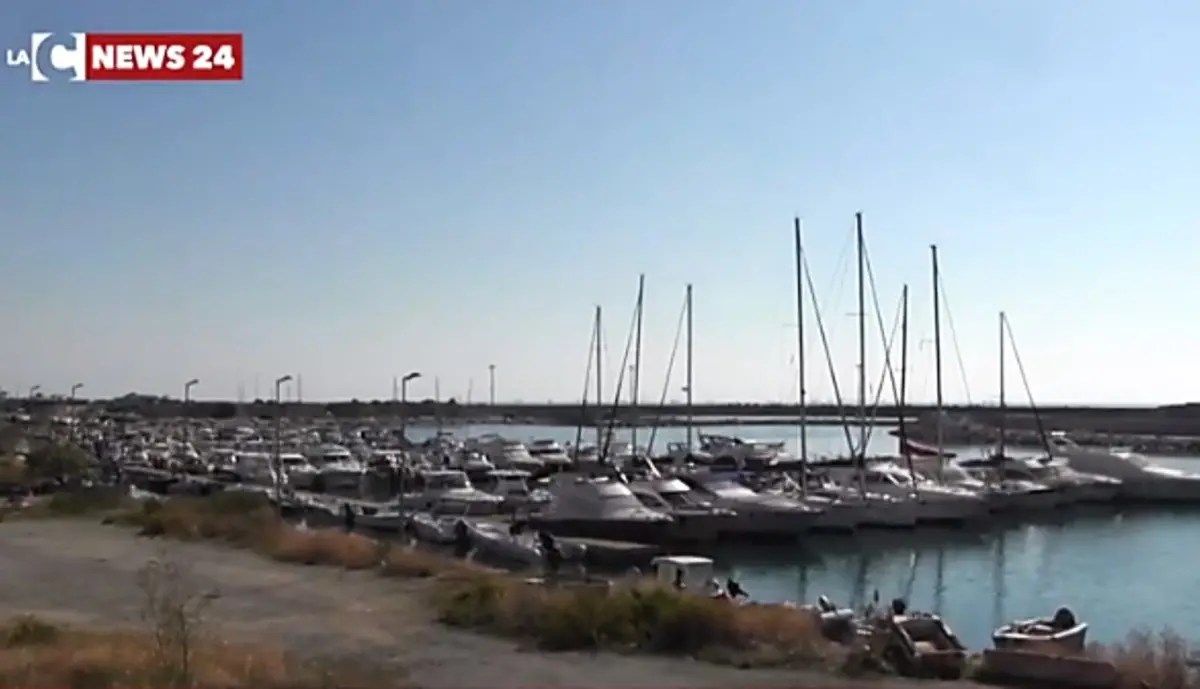 In vista del voto il porto torna al centro del dibattito politico e sale il livello dello scontro