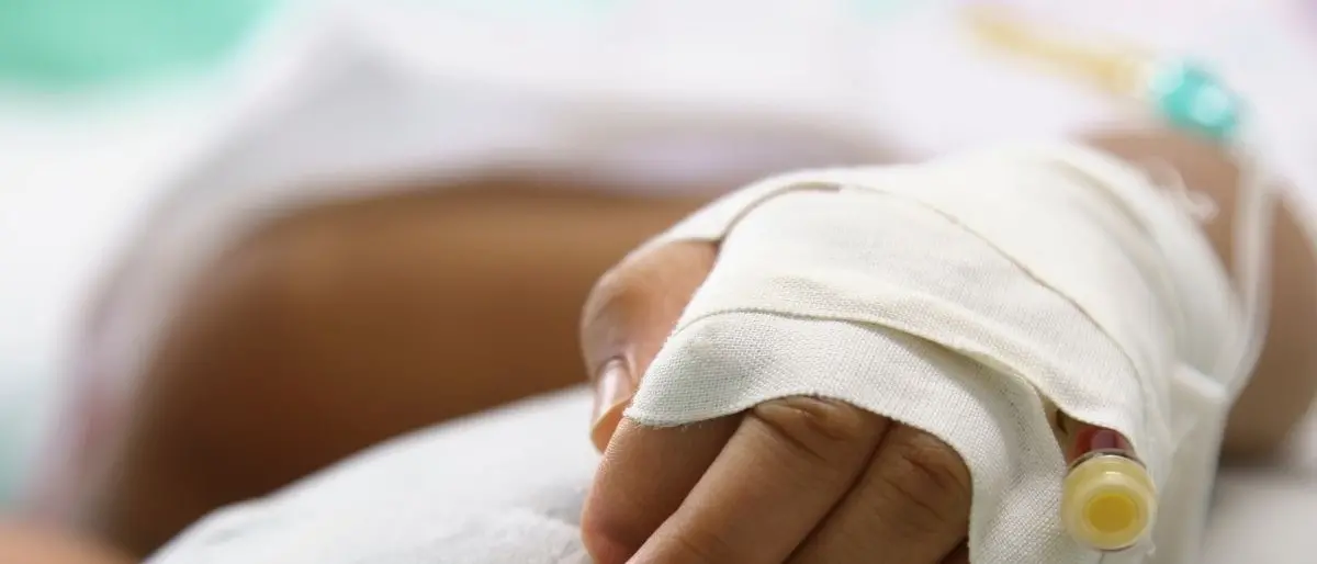 Mamma e figlia in terapia intensiva, Spezzano Albanese si stringe in preghiera intorno alla famiglia