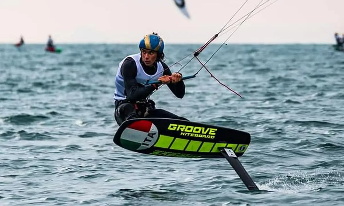 Campionato italiano di kitefoil, Flavio Ferrone si aggiudica la prima tappa