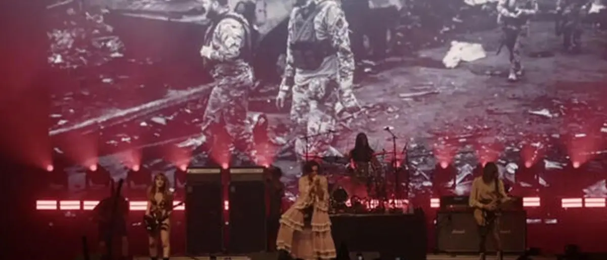 I Maneskin mandano Putin a quel paese: «F...». E sui social scoppia la bagarre