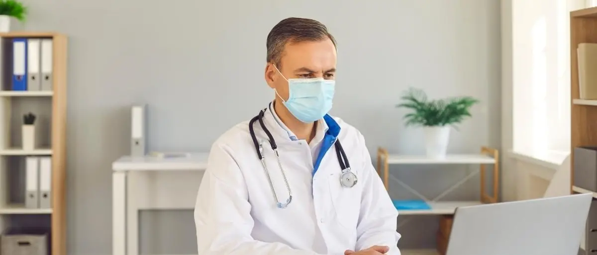 Cure domiciliari e vaccini anti-Covid, la Regione Calabria promuove una conferenza web