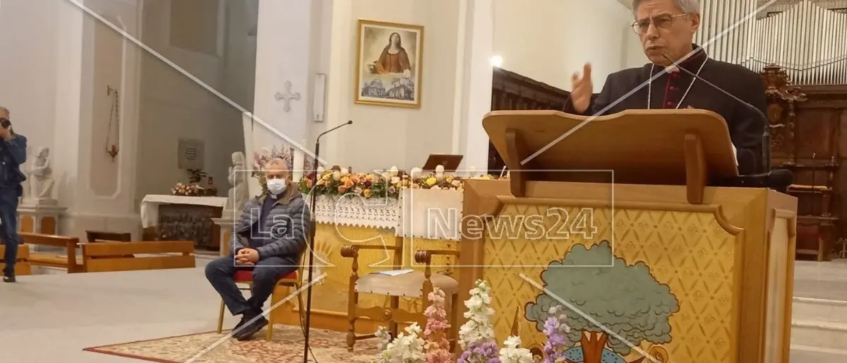 Lamezia, il vescovo Giuseppe Schillaci va via: l’annuncio dal pulpito della cattedrale