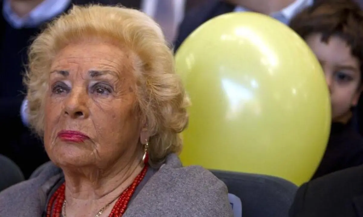 È morta Assunta Almirante, moglie del fondatore dell’Msi: aveva 100 anni