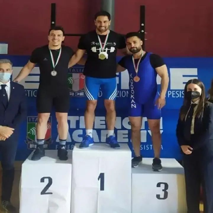Pesistica, il cosentino De Bartolo segna il record calabrese sollevando 145 chili