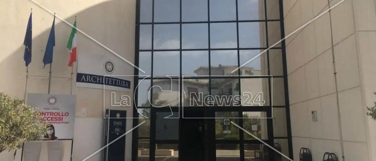 Scandalo all’università di Reggio, il prof intercettato: «Pro-rettore e rettore hanno fatto un casino»