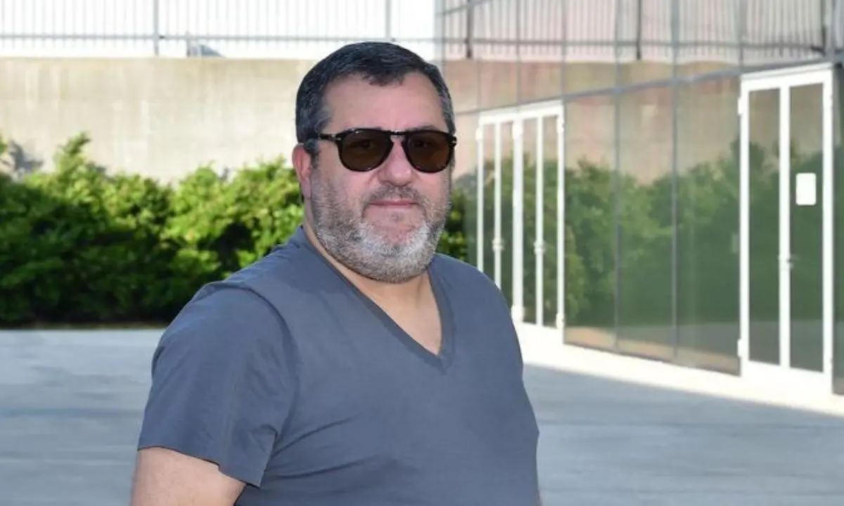 Mino Raiola non è morto, ricoverato in gravissime condizioni al San Raffaele. Zangrillo: «Combatte»