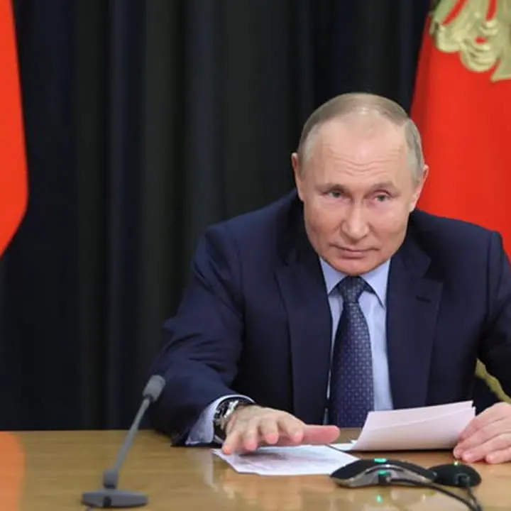 Ucraina, Putin avverte: «Se la Russia sarà minacciata risponderemo con mezzi che nessuno ha» -LIVE