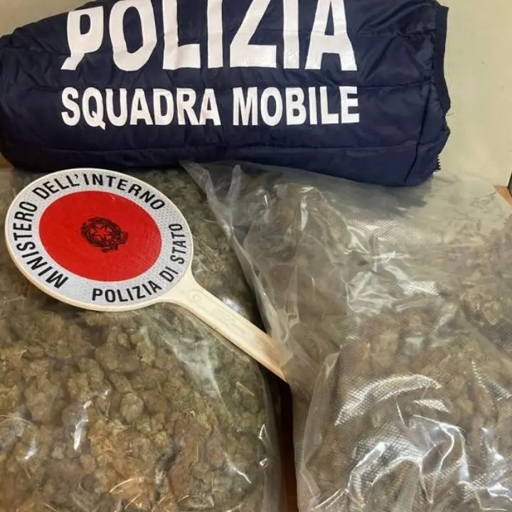 Crotone, arrestati due uomini beccati con cocaina e marijuana