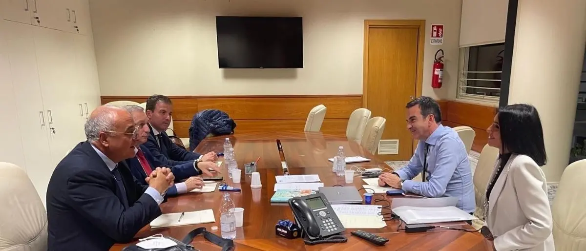 I segretari regionali di Cgil, Cisl e Uil a colloquio con Occhiuto: «Incontro utile per fare il punto sulla Vertenza Calabria»