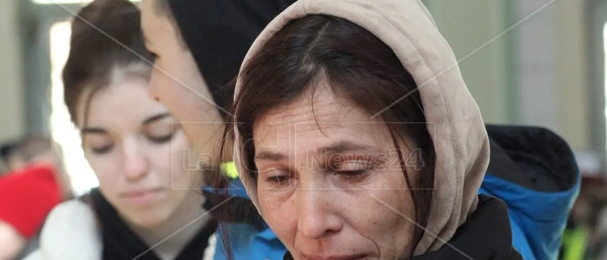 Al confine con l’Ucraina, viaggio nella sofferenza di chi fugge lasciando vite e affetti