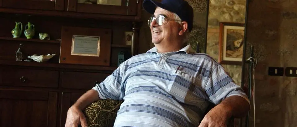 Apicoltore del Catanzarese insegna a coltivare e recuperare i terreni incolti: «In caso di guerra sopravviveremmo»