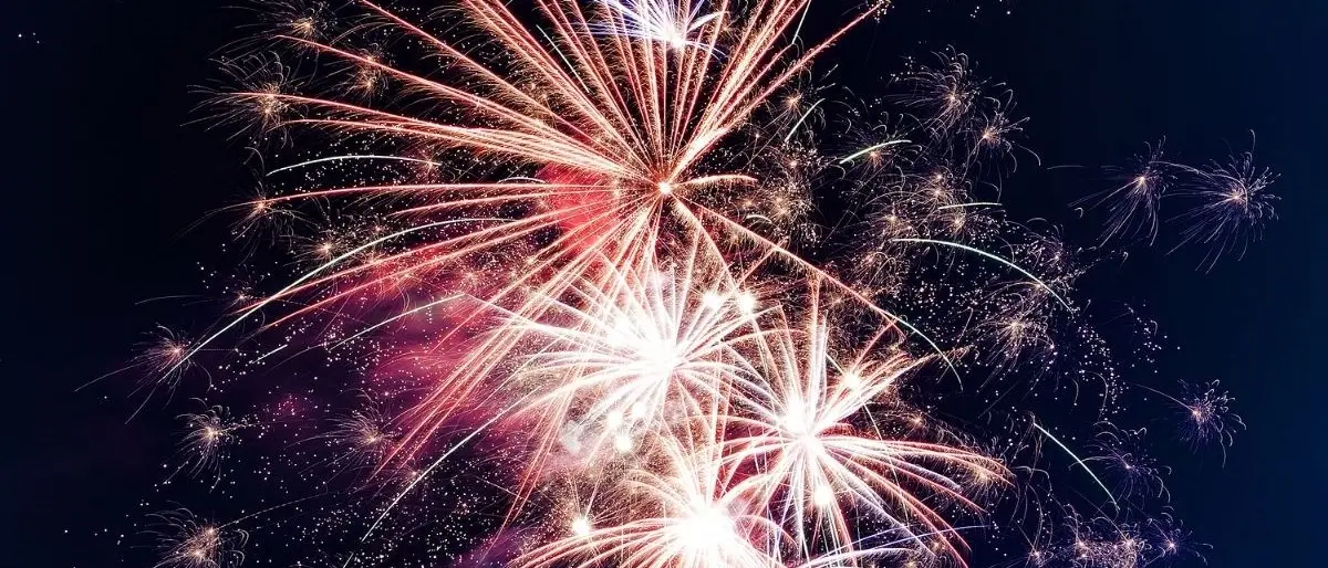 Fuochi d’artificio, il vescovo di Crotone ribadisce il suo No: «Possono turbare i profughi ucraini»
