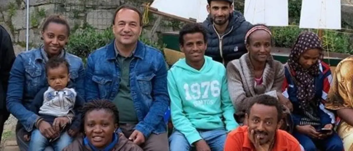 Gestione dei migranti, in 42 chiamati a sanare un presunto danno erariale di 5 milioni: c’è anche Lucano