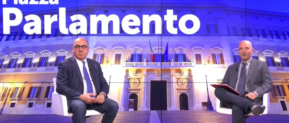 «Dalla sanità dei decreti si passi a una sanità che funziona»: Guccione a Piazza parlamento, ecco la puntata