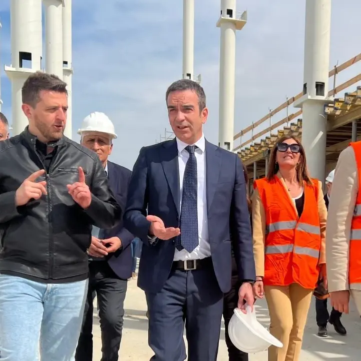Occhiuto visita il cantiere del nuovo ospedale della Sibaritide: «Sarà pronto entro dicembre 2023»