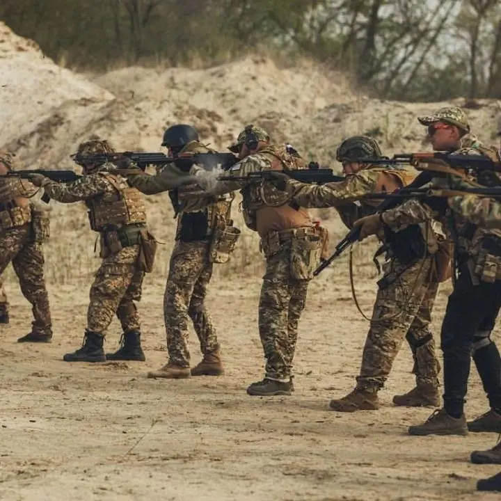 Ucraina, Kiev: «I russi faranno sfilare prigionieri alla parata a Mariupol il 9 maggio» - LIVE