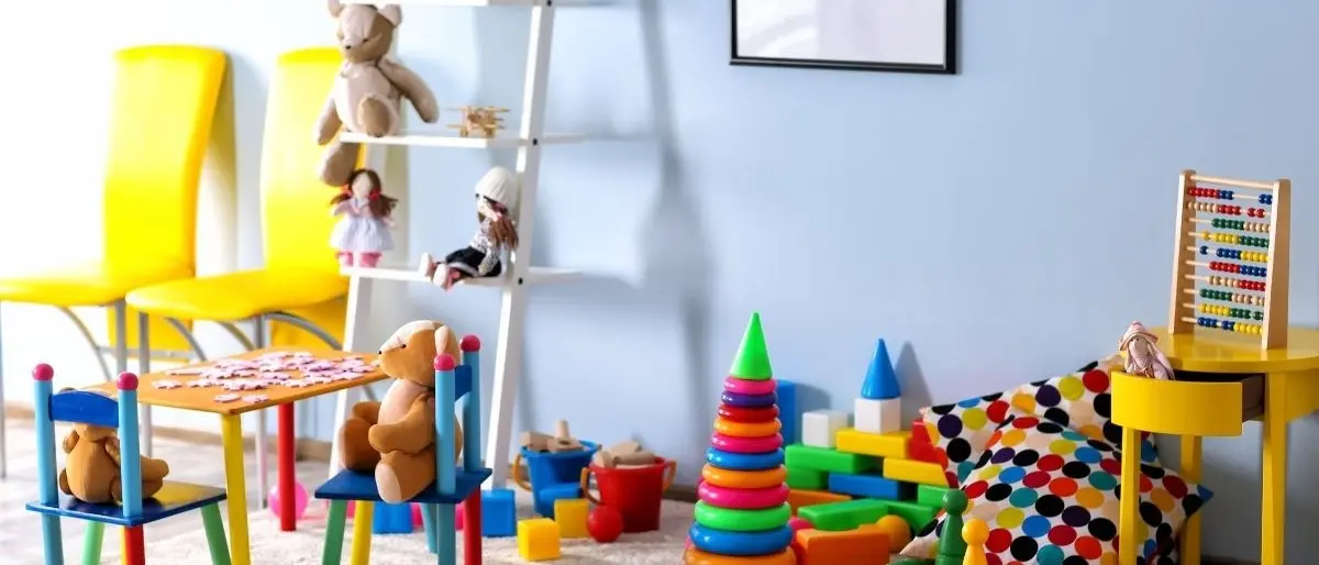 Cosenza, sit-in della Cgil a Palazzo dei Bruzi: «Sostegno alle ludoteche»