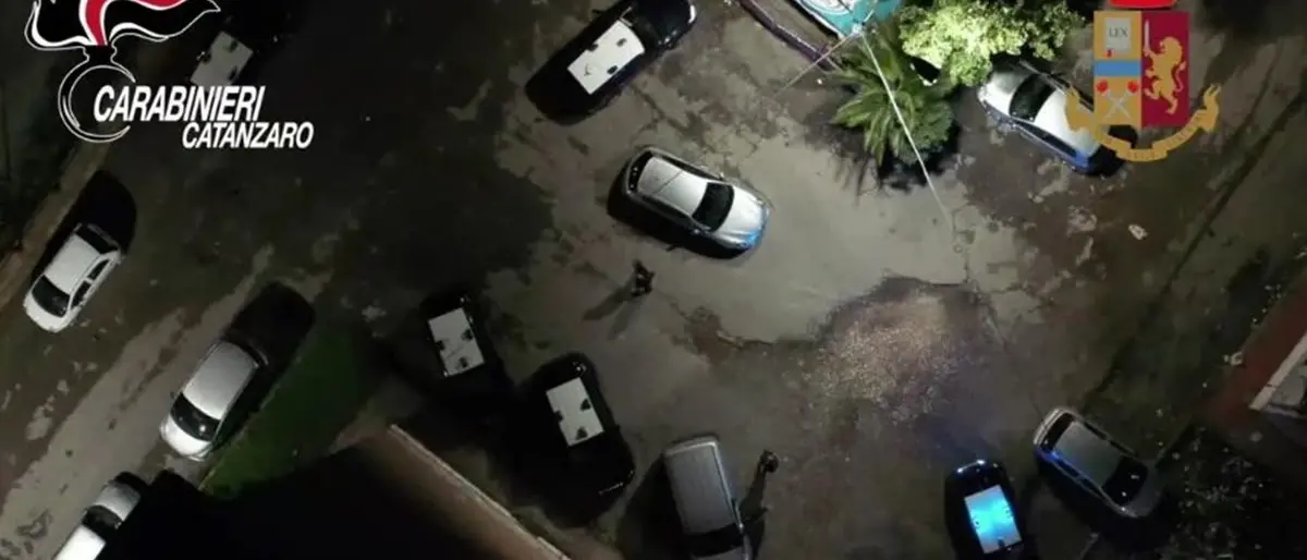 Catanzaro, spaccio di droga nel fortino rom: 27 imputati scelgono il rito abbreviato