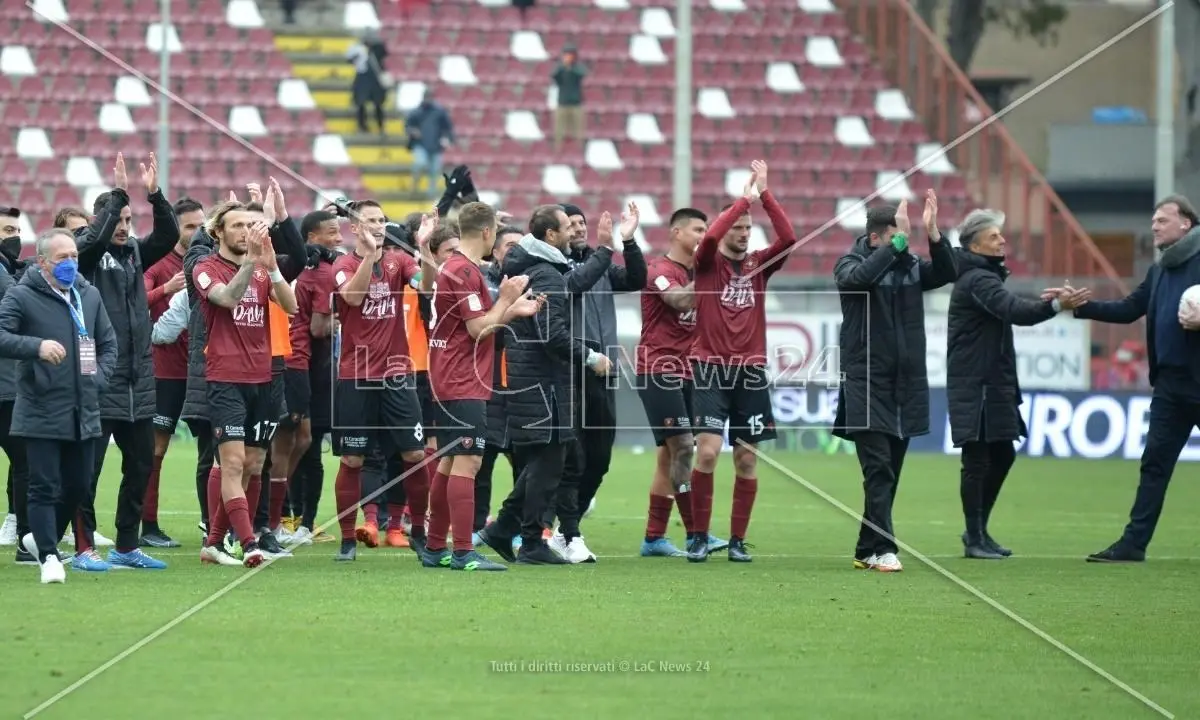 Reggina, salvezza del club e iscrizione alla prossima Serie B: ecco quanti soldi servono