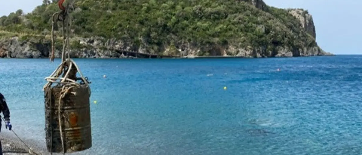 Praia a Mare, bonificati i fondali antistanti l’isola di Dino: rimossi 59 manufatti di calcestruzzo