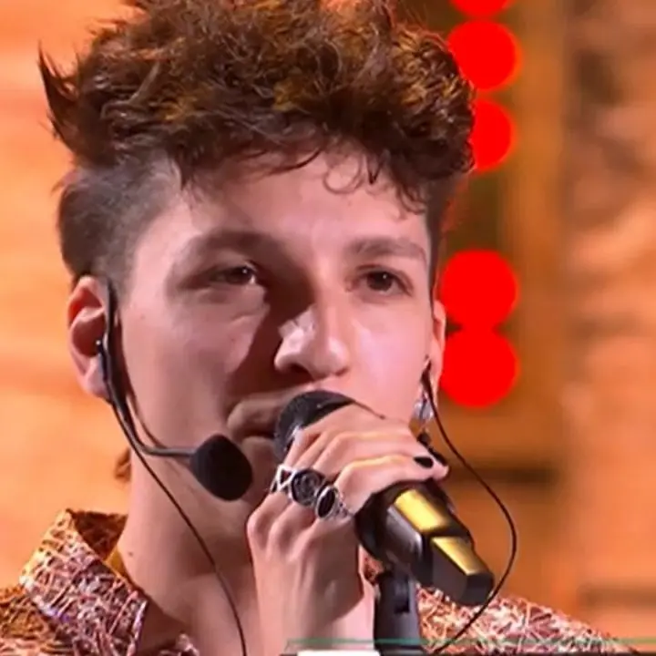Amici, per il cantante lametino Luigi Strangis la finale è realtà: «Grazie mamma, grazie papà»