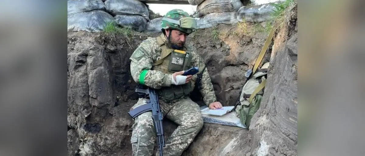 Lezioni in trincea: la storia del soldato-professore di Uzhhorod che continua a insegnare anche al fronte