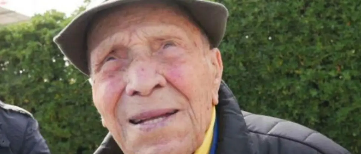 A 105 anni partecipa all’adunata degli alpini: «Aspettavo questo momento da 2 anni»