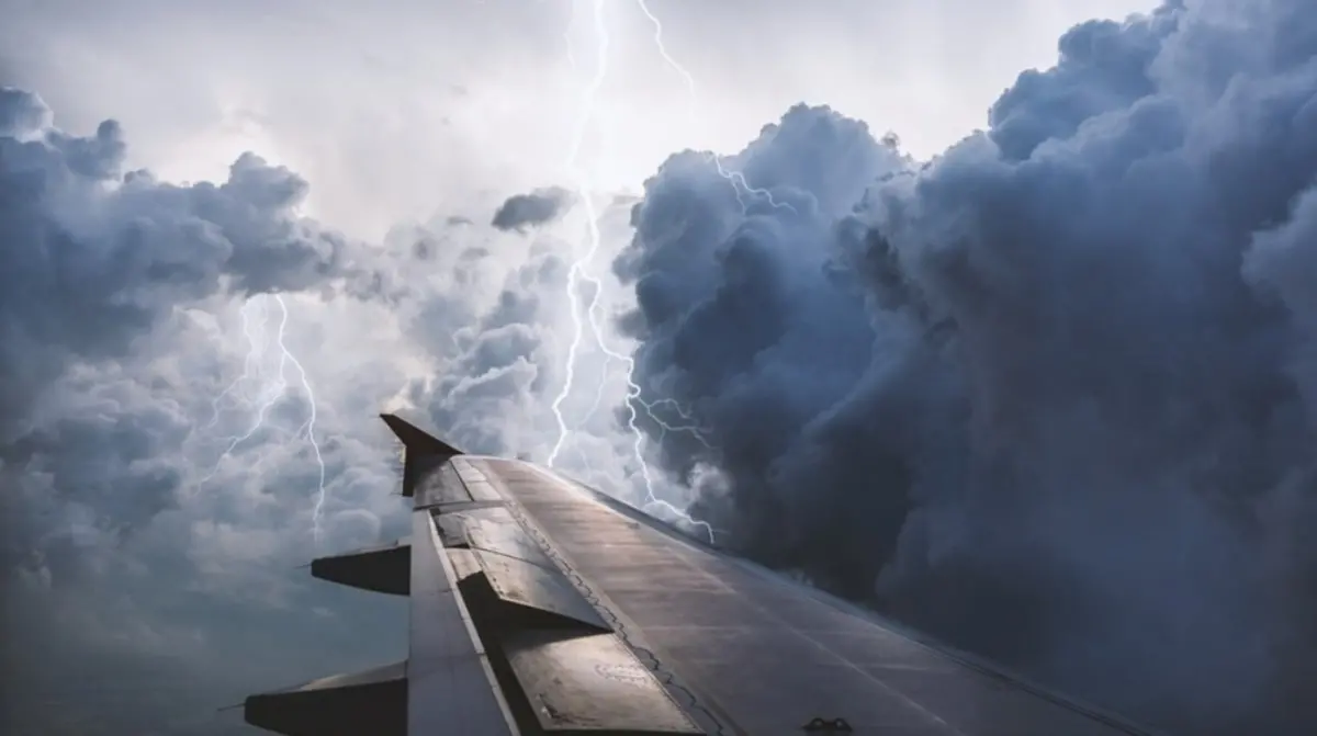 Paura sul volo Milano-Reggio, per il maltempo l’aereo non riesce ad atterrare